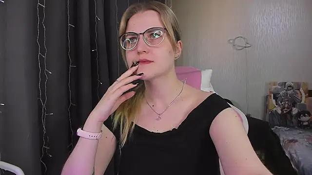 MissBrightShine online show from April 2026 03:07:01 PM