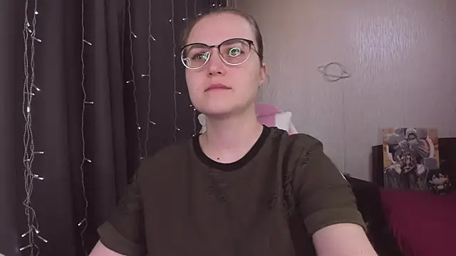 Snapshot of MissBrightShine chatting on February 2026 10:11:01 AM MissBrightShine online show from February 2026 10:11:01 AM