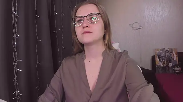 Snapshot of MissBrightShine chatting on February 2026 10:34:02 AM MissBrightShine online show from February 2026 10:34:02 AM