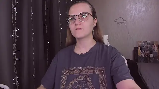 Snapshot of MissBrightShine chatting on November 2025 11:13:02 AM MissBrightShine online show from November 2025 11:13:02 AM