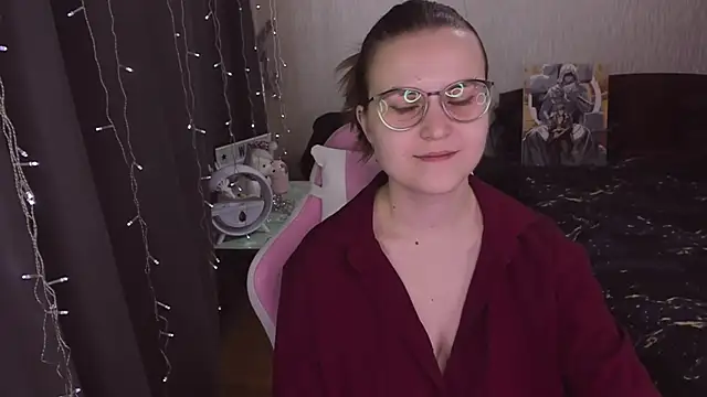 MissBrightShine online show from October 2025 09:33:01 AM