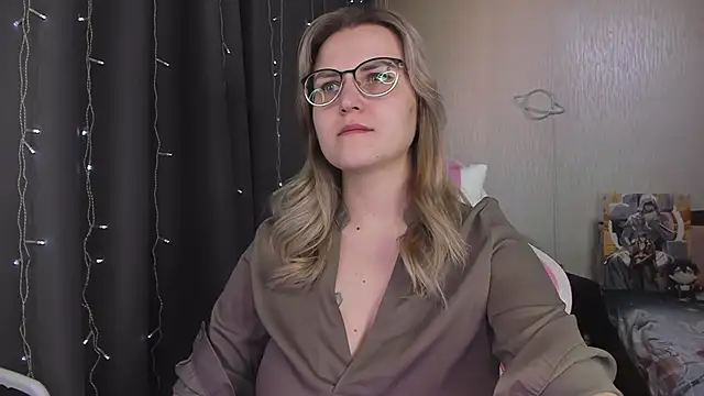 MissBrightShine online show from March 2026 12:19:01 PM