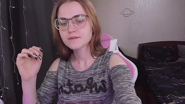 MissBrightShine online show from March 2025 10:33:02 AM