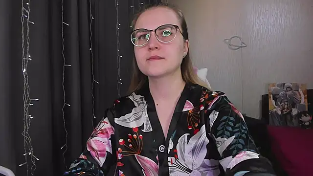 Snapshot of MissBrightShine chatting on February 2026 12:23:01 PM MissBrightShine online show from February 2026 12:23:01 PM