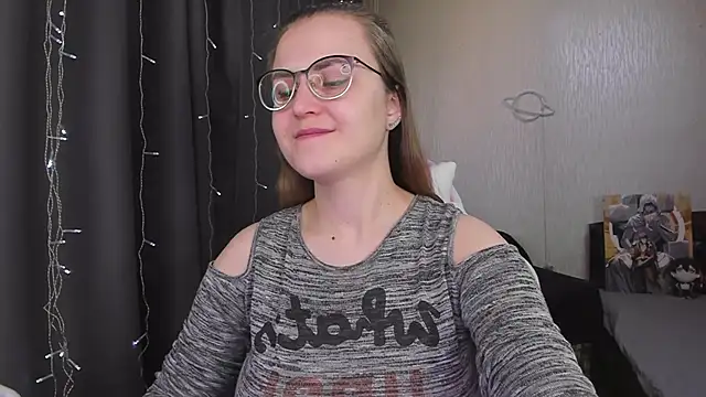 Snapshot of MissBrightShine chatting on February 2026 11:09:01 AM MissBrightShine online show from February 2026 11:09:01 AM