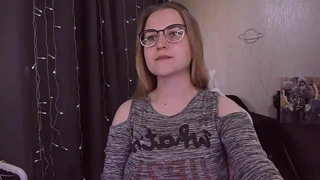 MissBrightShine online show from September 2025 11:06:01 AM