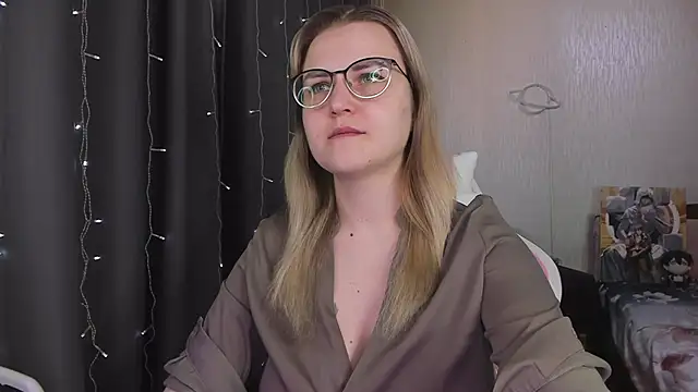 MissBrightShine online show from March 2026 11:14:01 AM