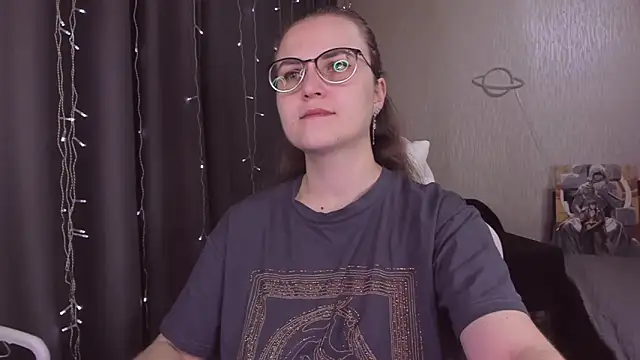 Snapshot of MissBrightShine chatting on November 2025 05:45:02 AM MissBrightShine online show from November 2025 05:45:02 AM