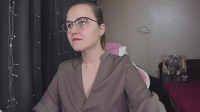 Snapshot of MissBrightShine chatting on February 2026 11:53:02 AM MissBrightShine online show from February 2026 11:53:02 AM