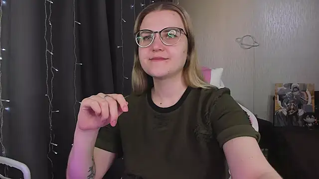 MissBrightShine online show from March 2026 10:49:02 AM