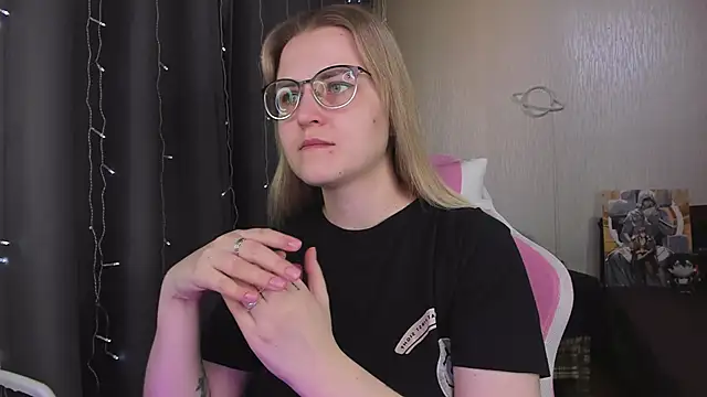 MissBrightShine online show from March 2026 10:39:01 AM