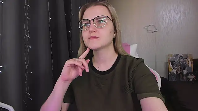 MissBrightShine online show from March 2026 10:39:01 AM