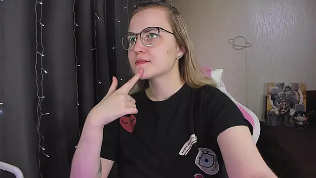 MissBrightShine online show from April 2026 11:06:02 AM