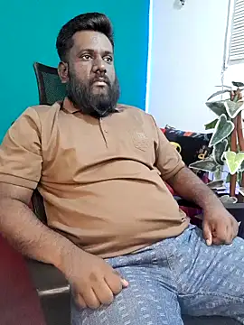 Rayansmith  online show from April 2026 10:00:02 PM