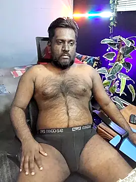 Rayansmith  online show from December 2025 12:11:01 PM