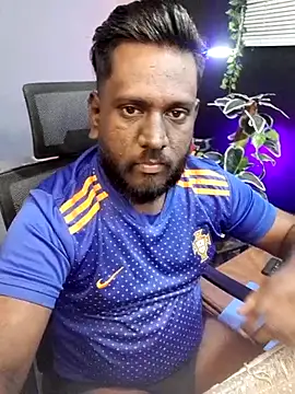 Rayansmith  online show from December 2025 10:09:01 PM