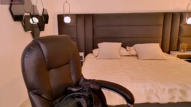 LisaMonroe  online show from November 2025 07:51:02 PM