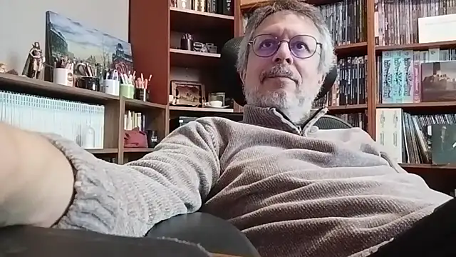 Mandra is a whore online show from September 2025 04:25:02 PM
