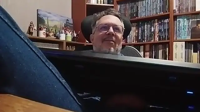 Mandra is a whore online show from November 2025 10:36:02 PM