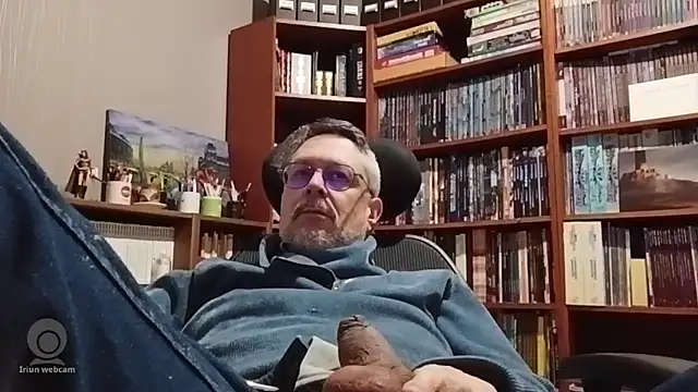 Mandra is a whore online show from November 2025 07:03:01 PM