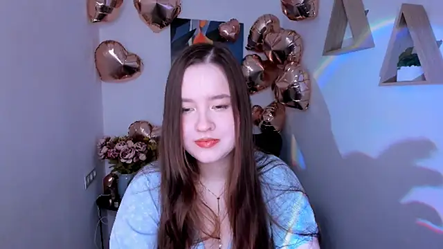 Snapshot of WishToBloom chatting on February 2026 05:07:01 AM WishToBloom online show from February 2026 05:07:01 AM