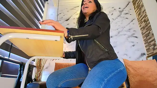 Sophie LittleS online show from February 2026 01:22:02 PM