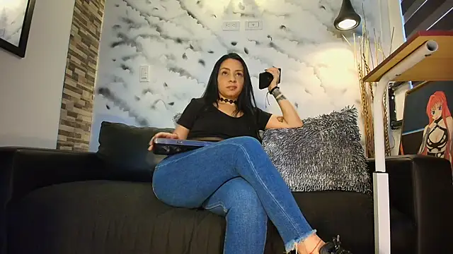 Sophie LittleS online show from September 2025 11:53:02 AM