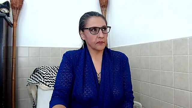 Snapshot of merlyna_goldens chatting on March 2025 09:17:02 AM merlyna goldens online show from March 2025 09:17:02 AM