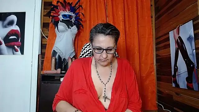 Snapshot of merlyna_goldens chatting on February 2025 03:39:02 PM merlyna goldens online show from February 2025 03:39:02 PM