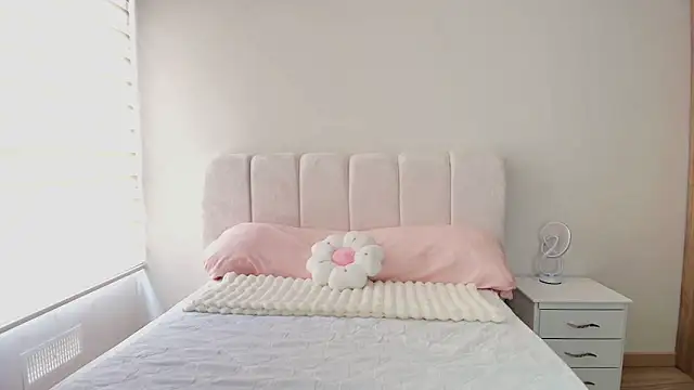Zoe olsen online show from March 2026 04:56:01 PM