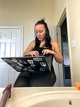 clarasosaa online show from October 2025 05:42:02 PM