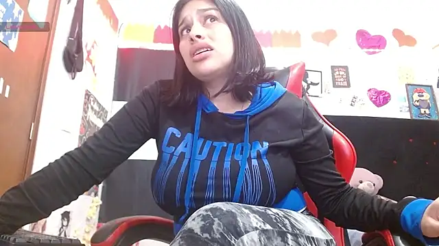 Snapshot of Saray_extrovert_ chatting on May 2026 02:18:02 AM Saray extrovert online show from May 2026 02:18:02 AM