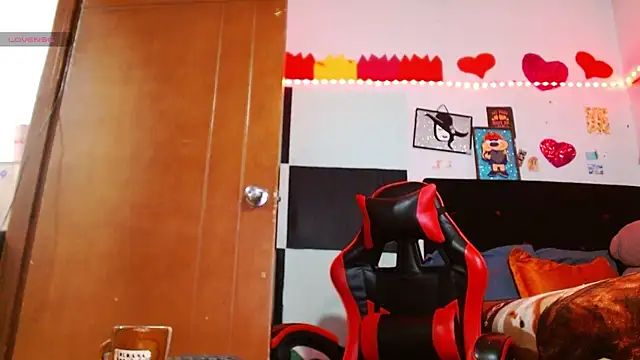 Saray extrovert  online show from April 2026 03:32:02 AM