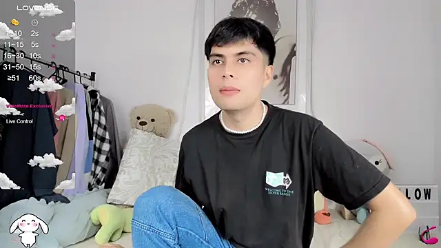 Snapshot of lucas_cute chatting on February 2025 06:35:02 PM lucas cute online show from February 2025 06:35:02 PM