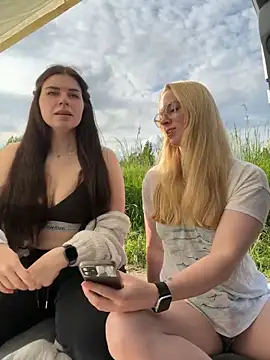 Snapshot of EllyNora chatting on May 2026 04:15:02 PM EllyNora online show from May 2026 04:15:02 PM