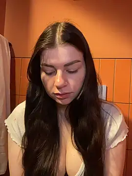 Snapshot of EllyNora chatting on November 2025 11:43:02 AM EllyNora online show from November 2025 11:43:02 AM