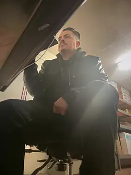 PeterGrandee online show from February 2025 06:26:01 PM