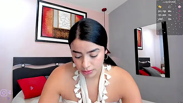 Paula Desousa online show from April 2026 07:33:01 PM