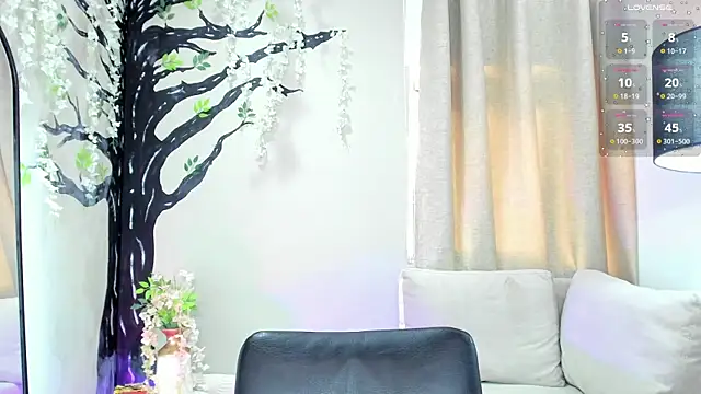 Paula Desousa online show from November 2025 07:40:02 PM