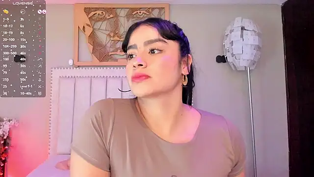 Paula Desousa online show from April 2026 01:42:02 AM