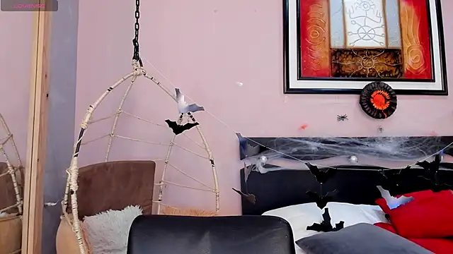 Paula Desousa online show from October 2025 07:35:01 PM