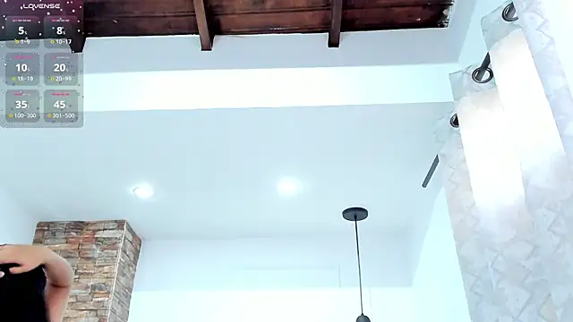 Paula Desousa online show from November 2025 07:51:01 PM