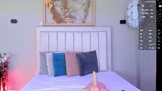 Paula Desousa online show from April 2026 07:48:01 PM