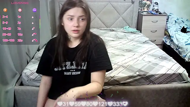 Snapshot of juliettkalen chatting on May 2026 04:27:01 AM juliettkalen online show from May 2026 04:27:01 AM