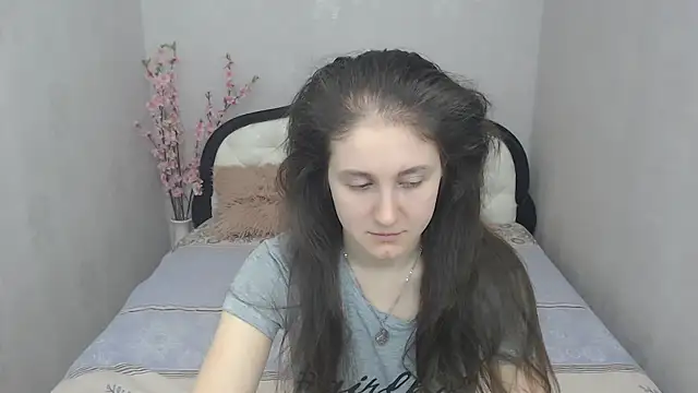 Holliy Cooper online show from March 2025 09:47:02 AM
