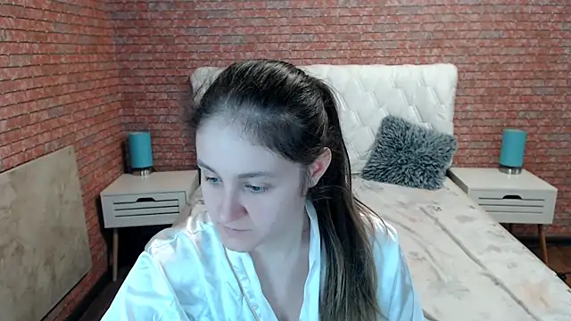 Snapshot of Holliy_Cooper chatting on June 2026 07:24:01 AM Holliy Cooper online show from June 2026 07:24:01 AM
