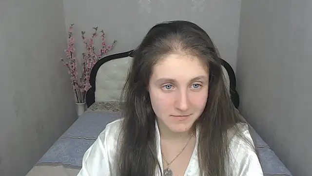 Holliy Cooper online show from February 2025 08:41:02 PM