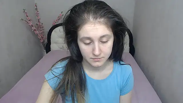 Holliy Cooper online show from March 2026 08:07:01 AM