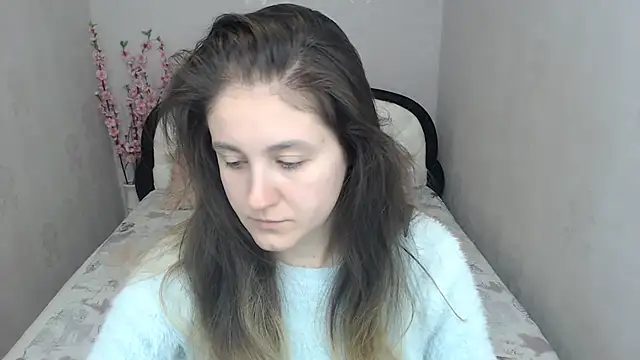 Holliy Cooper online show from September 2025 05:47:01 AM