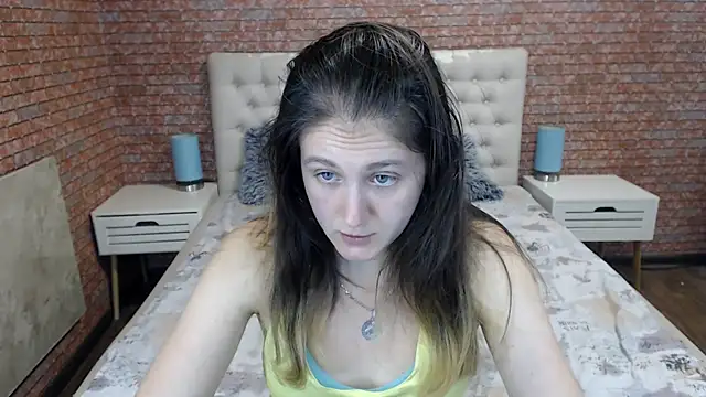 Holliy Cooper online show from September 2025 11:38:01 AM